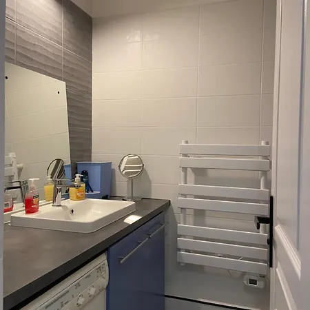 Pansiyon Simple Paisible Proche De Paris Drancy