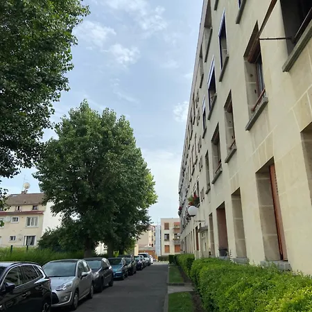Pansiyon Simple Paisible Proche De Paris